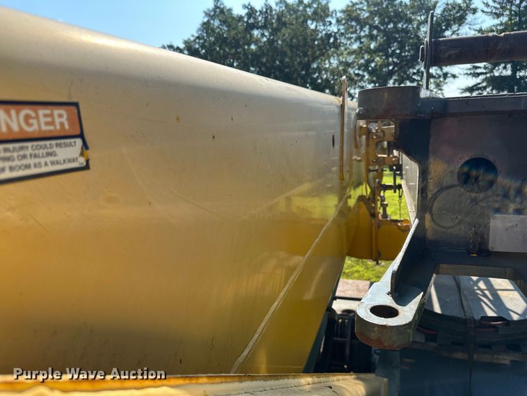 image for item EB2899 2006 Grove RT700E crane