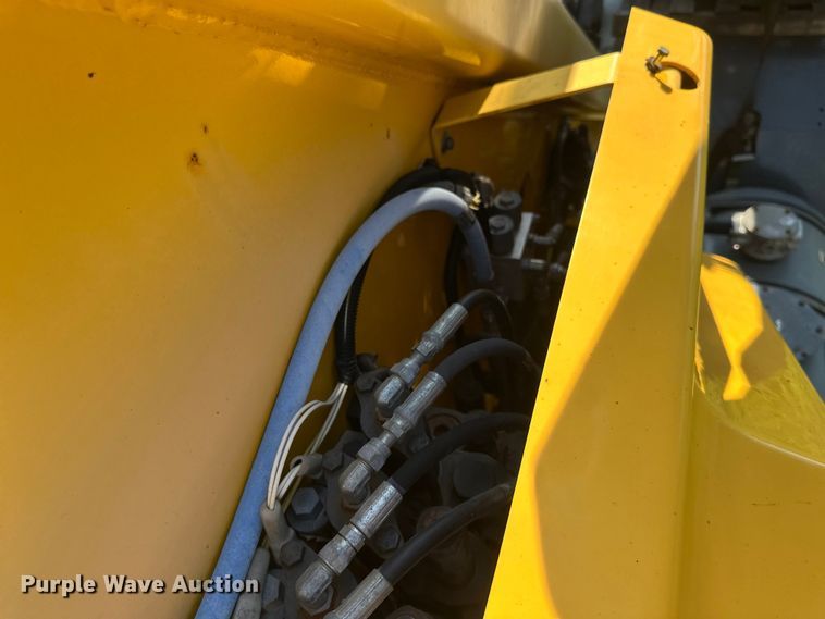 image for item EB2899 2006 Grove RT700E crane