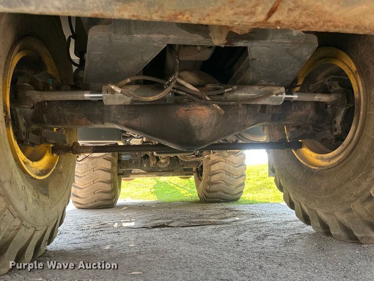 image for item EB2899 2006 Grove RT700E crane