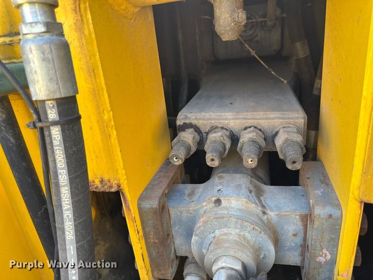 image for item EB2899 2006 Grove RT700E crane