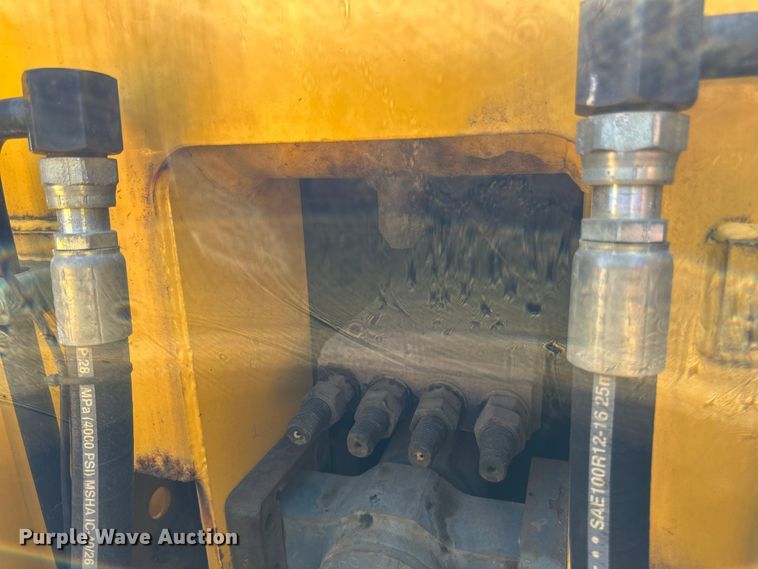 image for item EB2899 2006 Grove RT700E crane