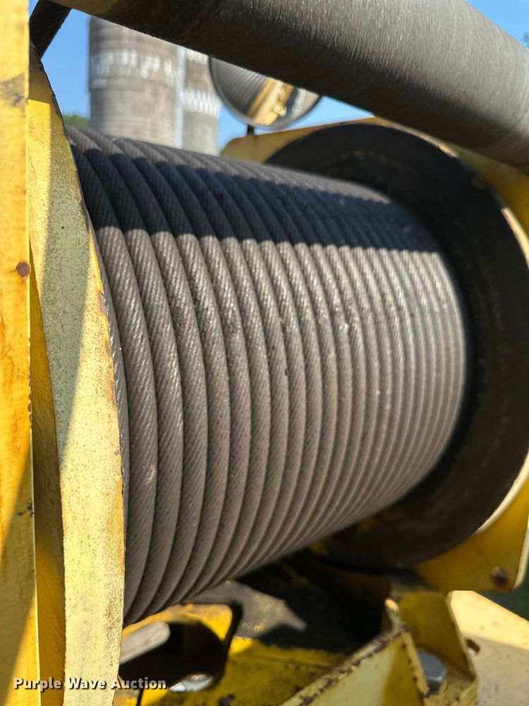 image for item EB2899 2006 Grove RT700E crane