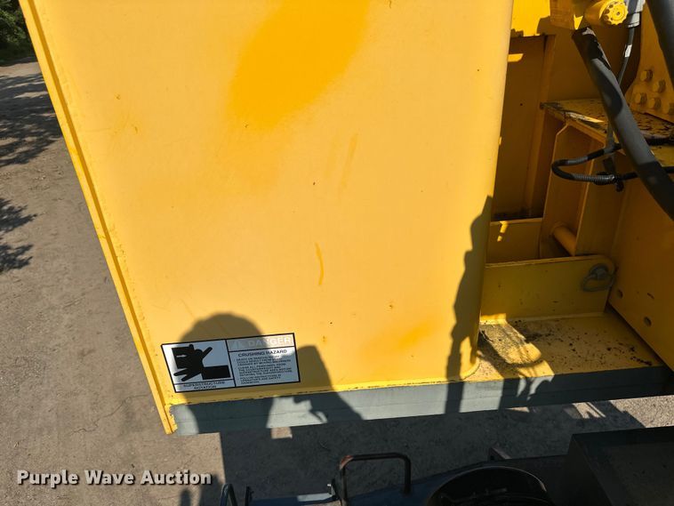 image for item EB2899 2006 Grove RT700E crane