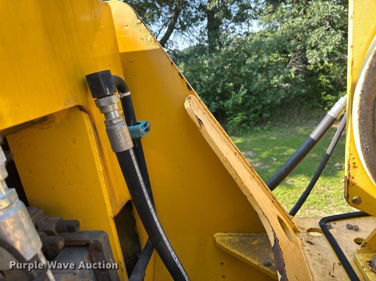 image for item EB2899 2006 Grove RT700E crane