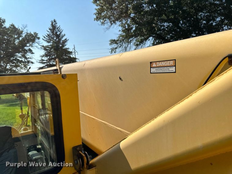 image for item EB2899 2006 Grove RT700E crane