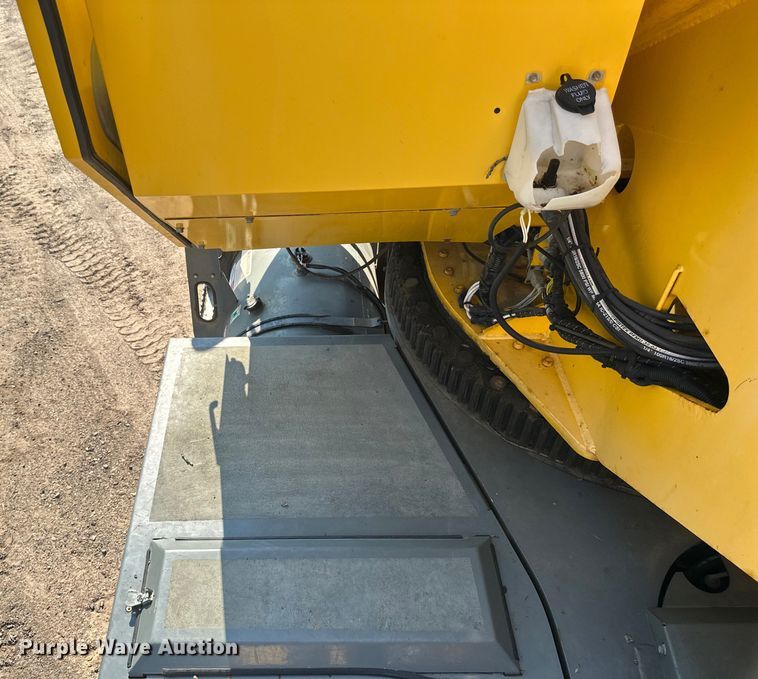 image for item EB2899 2006 Grove RT700E crane