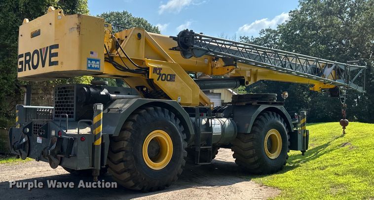 image for item EB2899 2006 Grove RT700E crane