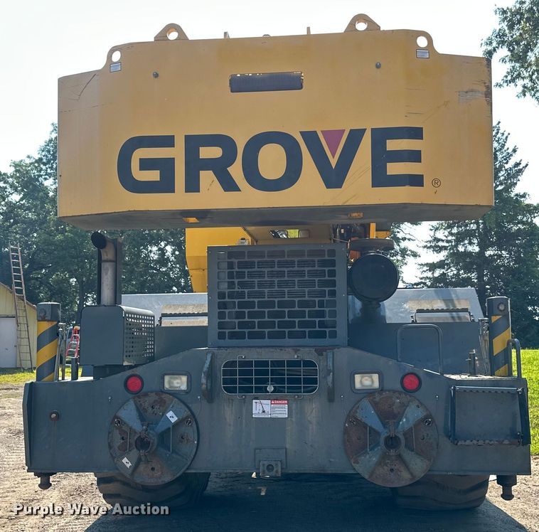 image for item EB2899 2006 Grove RT700E crane