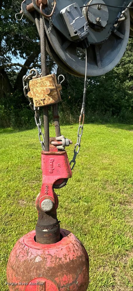 image for item EB2899 2006 Grove RT700E crane