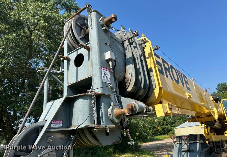 image for item EB2899 2006 Grove RT700E crane