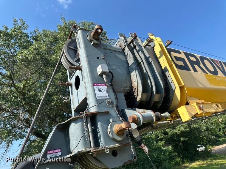 image for item EB2899 2006 Grove RT700E crane