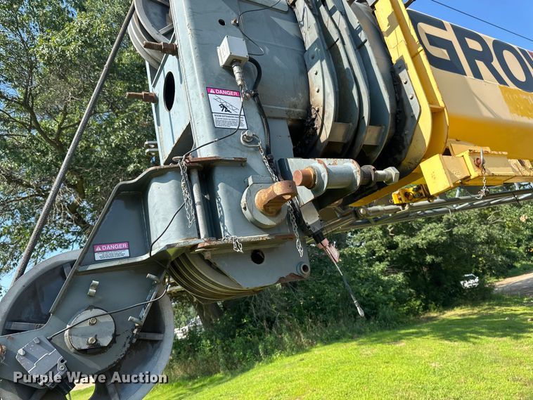 image for item EB2899 2006 Grove RT700E crane