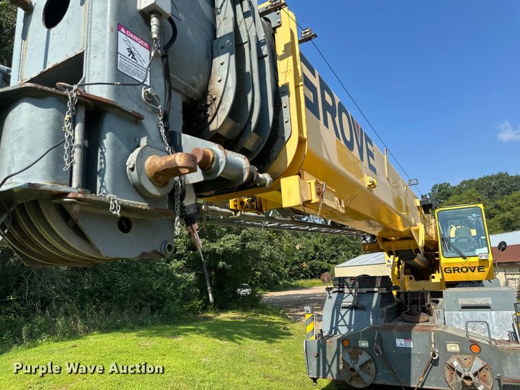 image for item EB2899 2006 Grove RT700E crane