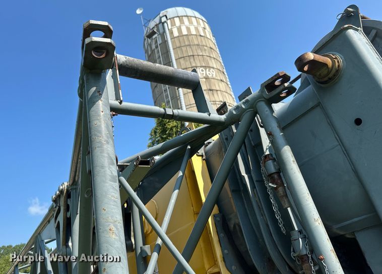 image for item EB2899 2006 Grove RT700E crane