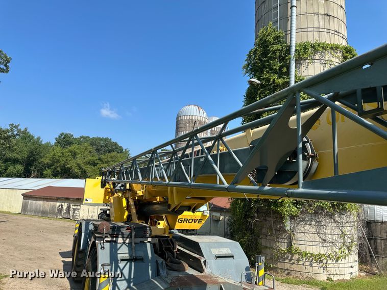 image for item EB2899 2006 Grove RT700E crane