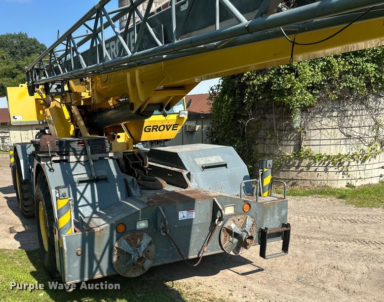 image for item EB2899 2006 Grove RT700E crane