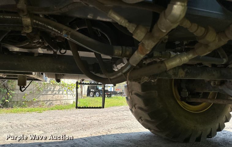 image for item EB2899 2006 Grove RT700E crane