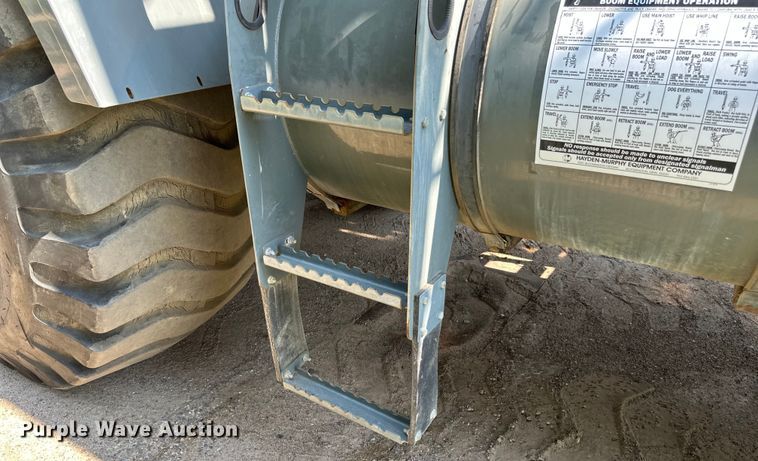 image for item EB2899 2006 Grove RT700E crane