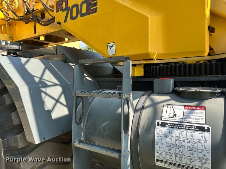 image for item EB2899 2006 Grove RT700E crane