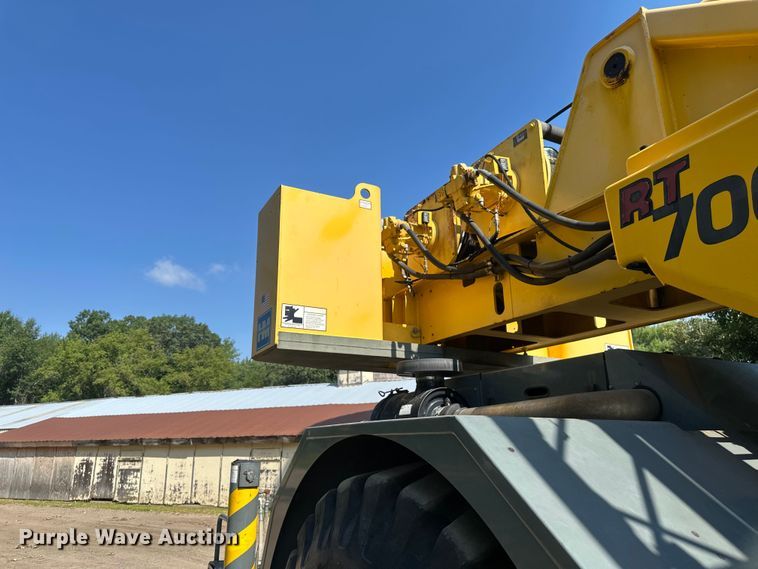 image for item EB2899 2006 Grove RT700E crane