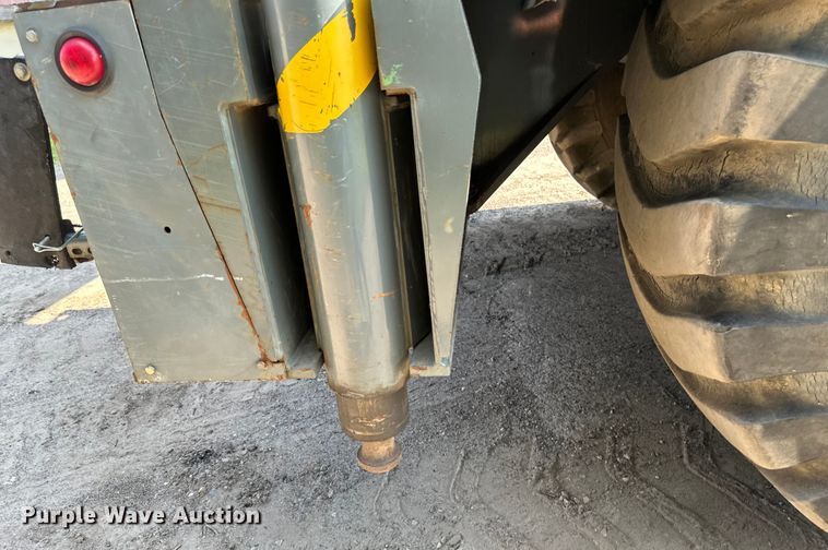 image for item EB2899 2006 Grove RT700E crane