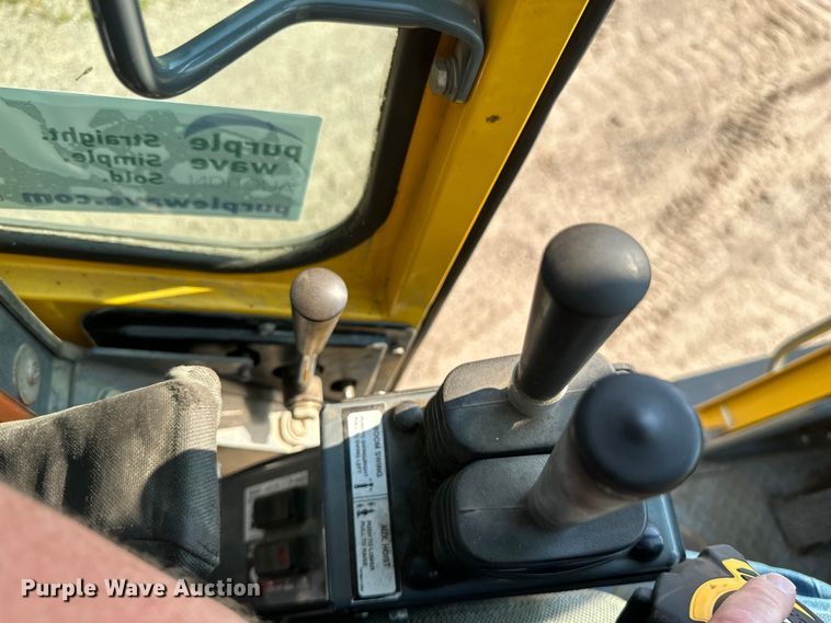 image for item EB2899 2006 Grove RT700E crane