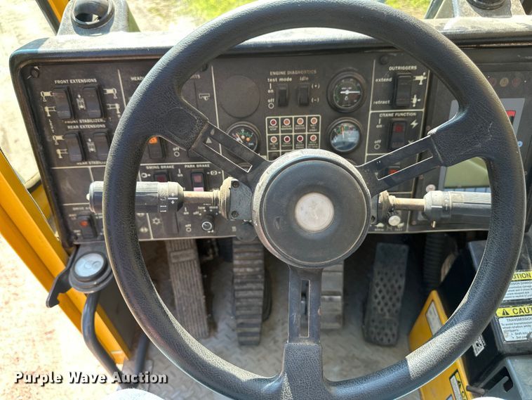 image for item EB2899 2006 Grove RT700E crane