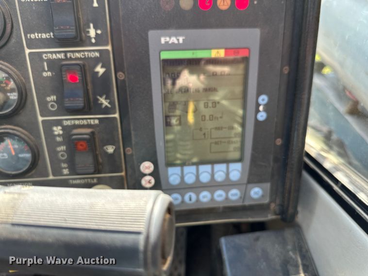 image for item EB2899 2006 Grove RT700E crane