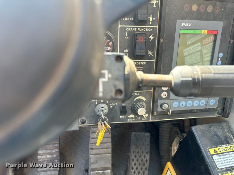 image for item EB2899 2006 Grove RT700E crane