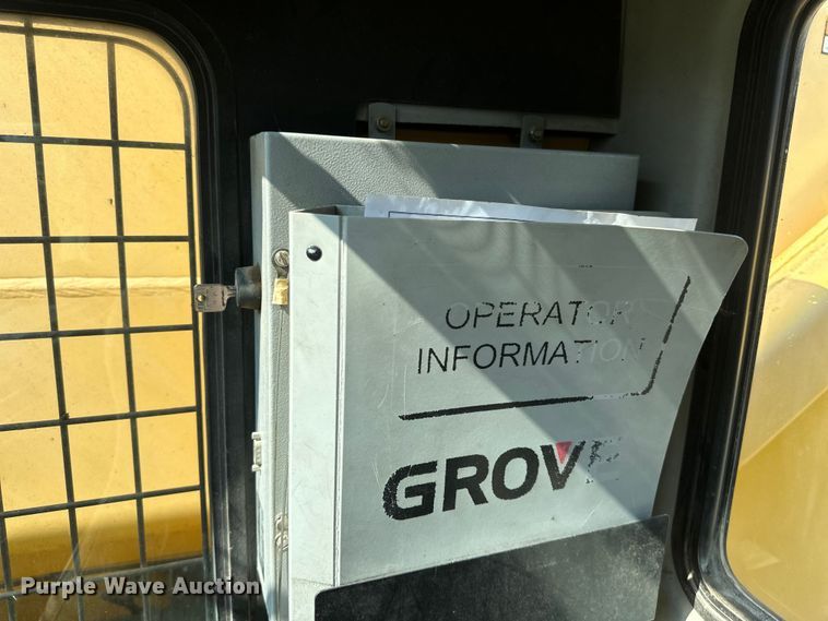 image for item EB2899 2006 Grove RT700E crane