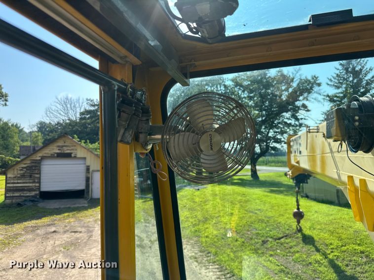 image for item EB2899 2006 Grove RT700E crane