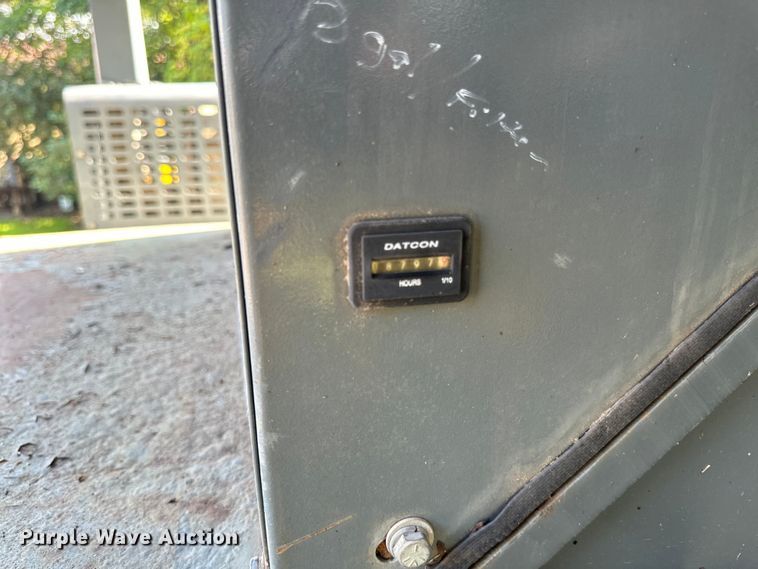 image for item EB2899 2006 Grove RT700E crane