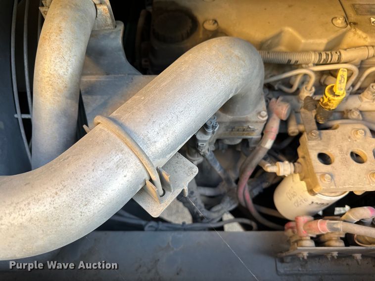 image for item EB2899 2006 Grove RT700E crane