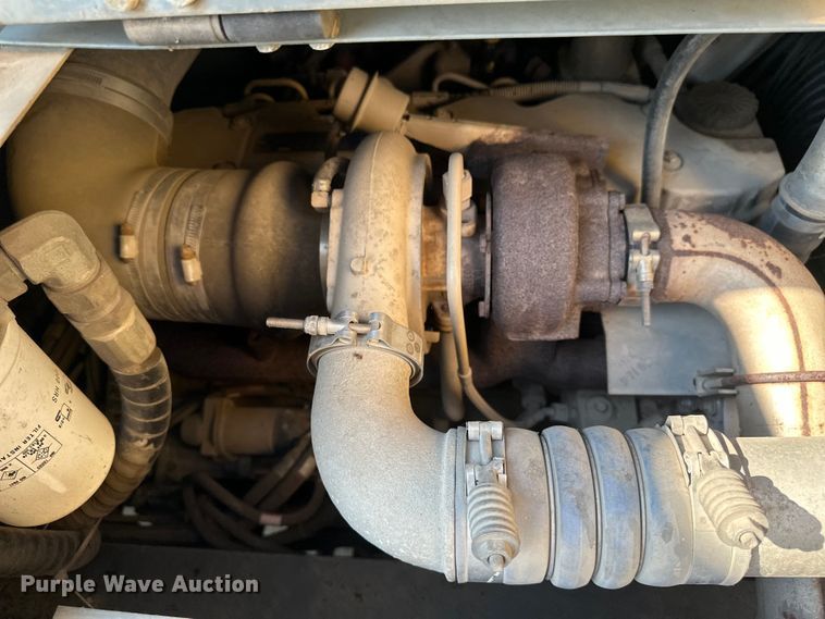 image for item EB2899 2006 Grove RT700E crane