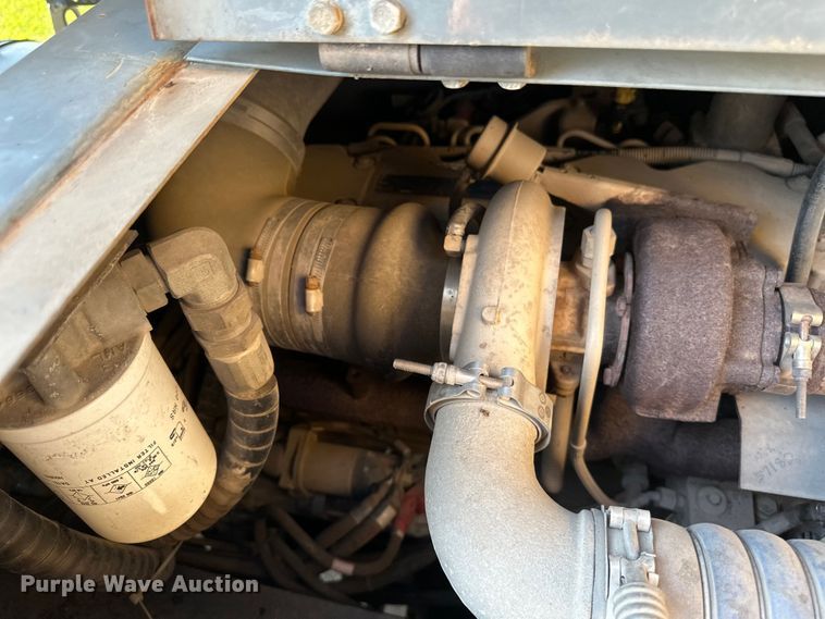 image for item EB2899 2006 Grove RT700E crane