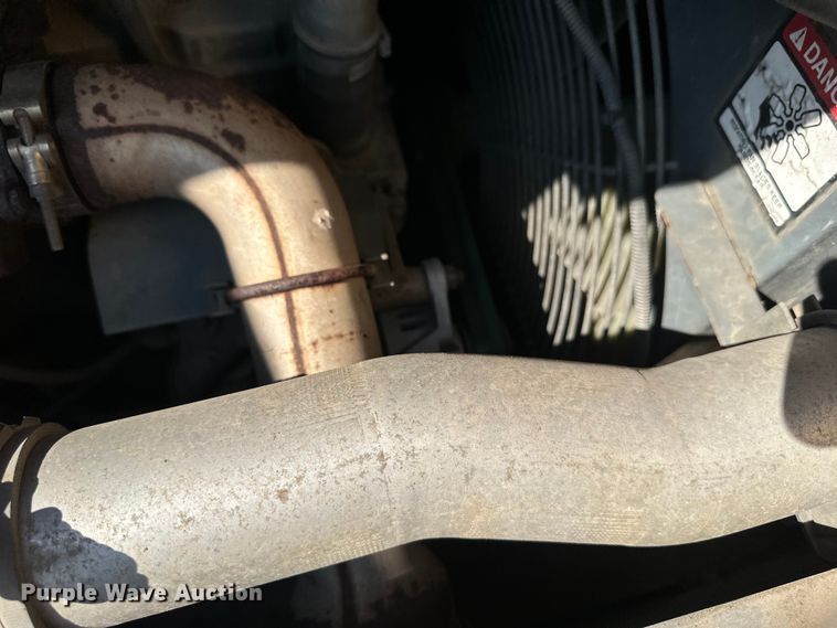 image for item EB2899 2006 Grove RT700E crane