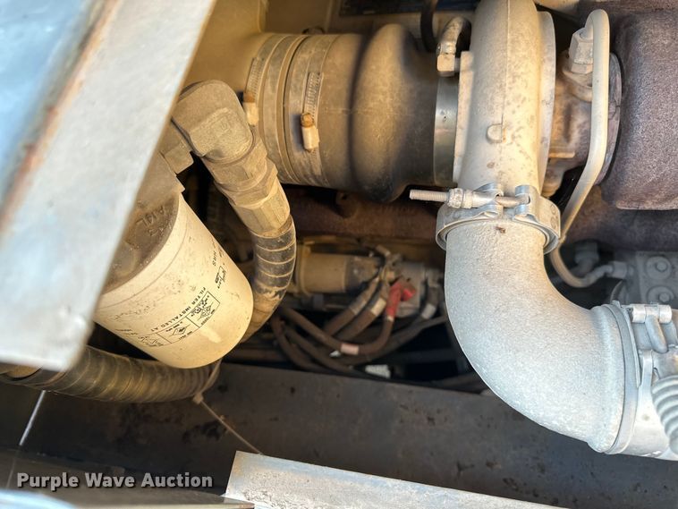 image for item EB2899 2006 Grove RT700E crane