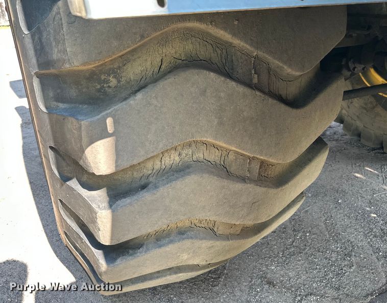 image for item EB2899 2006 Grove RT700E crane