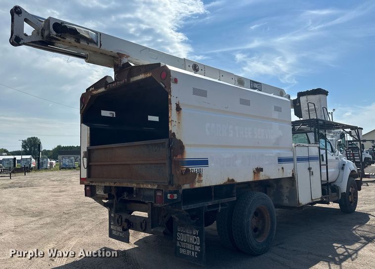 image for item EB2901 2001 Ford F750 forestry bucket truck