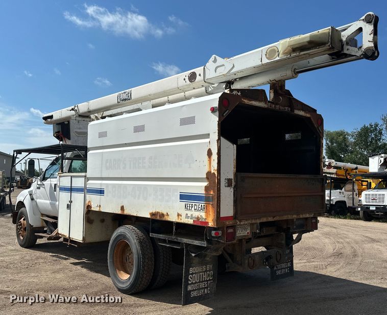 image for item EB2901 2001 Ford F750 forestry bucket truck
