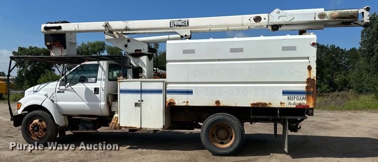image for item EB2901 2001 Ford F750 forestry bucket truck