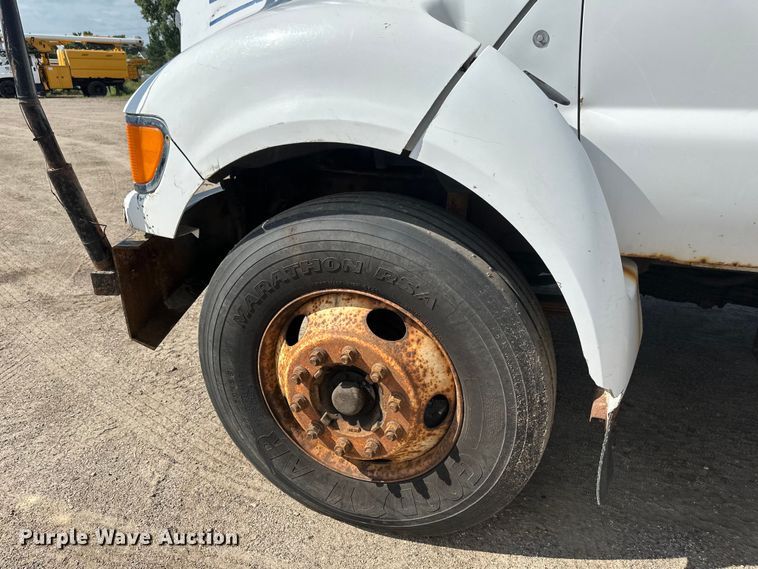 image for item EB2901 2001 Ford F750 forestry bucket truck