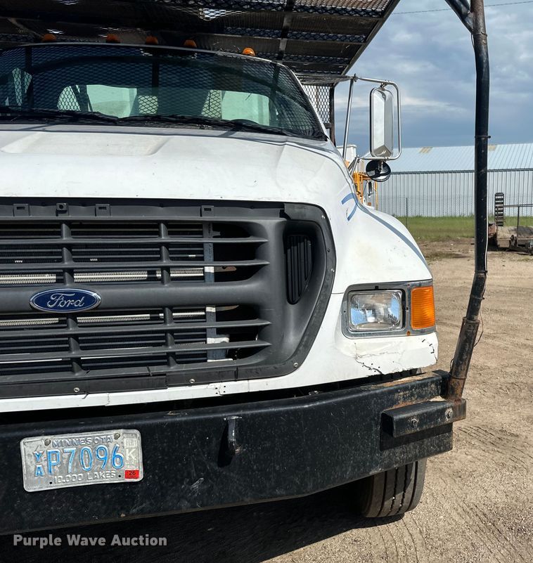 image for item EB2901 2001 Ford F750 forestry bucket truck