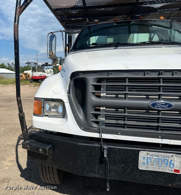 image for item EB2901 2001 Ford F750 forestry bucket truck