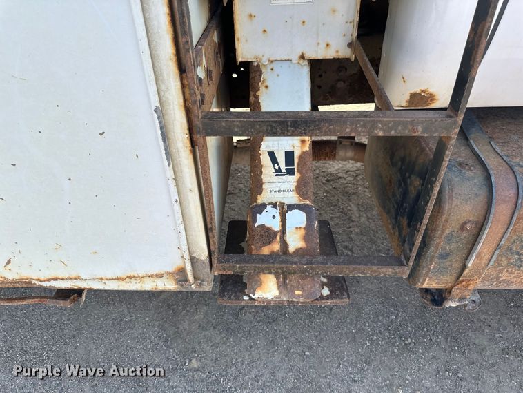 image for item EB2901 2001 Ford F750 forestry bucket truck