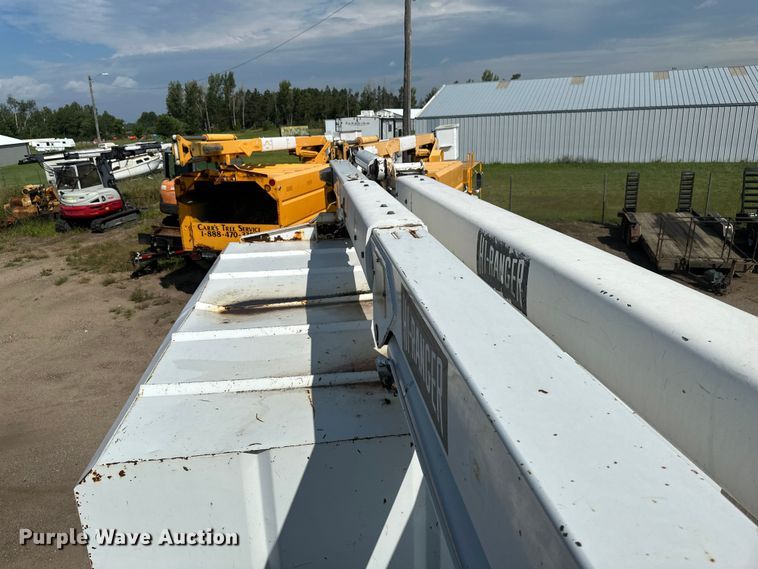 image for item EB2901 2001 Ford F750 forestry bucket truck