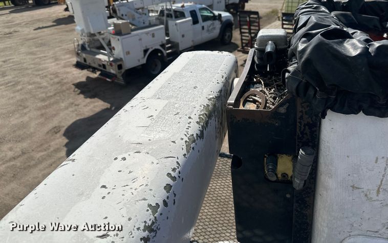 image for item EB2901 2001 Ford F750 forestry bucket truck