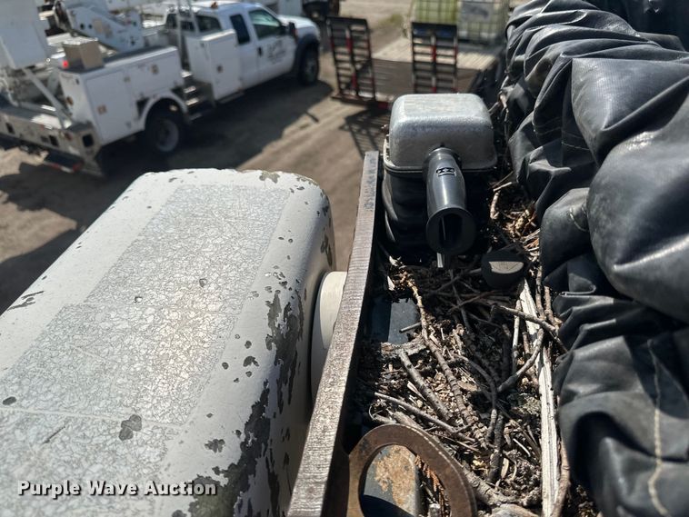 image for item EB2901 2001 Ford F750 forestry bucket truck