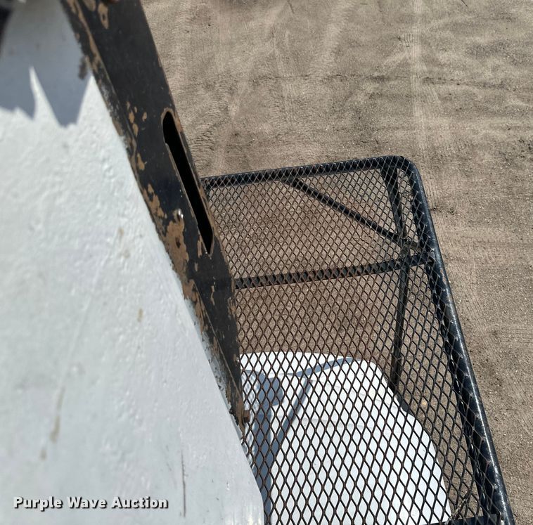 image for item EB2901 2001 Ford F750 forestry bucket truck