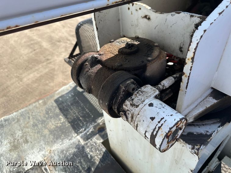 image for item EB2901 2001 Ford F750 forestry bucket truck